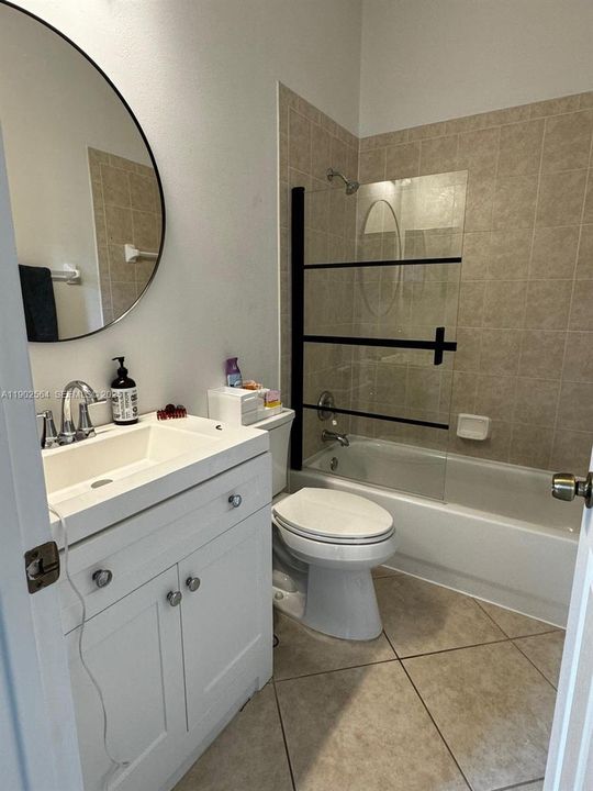 待售: $1,100,000 (4 贝兹, 3 浴室, 2476 平方英尺)