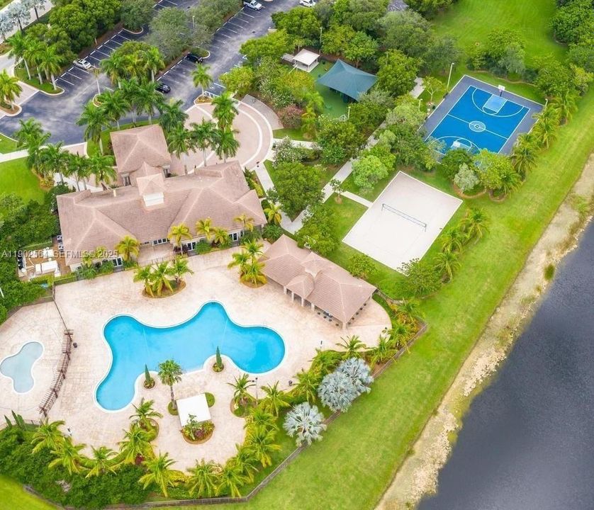 待售: $1,100,000 (4 贝兹, 3 浴室, 2476 平方英尺)