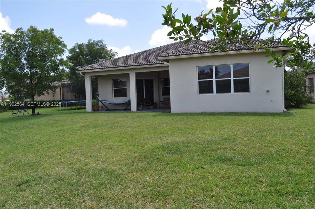 待售: $1,100,000 (4 贝兹, 3 浴室, 2476 平方英尺)