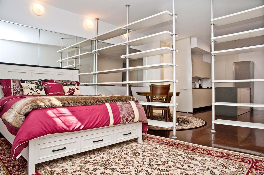 Active With Contract: $1,799 (1 beds, 1 baths, 600 Square Feet)