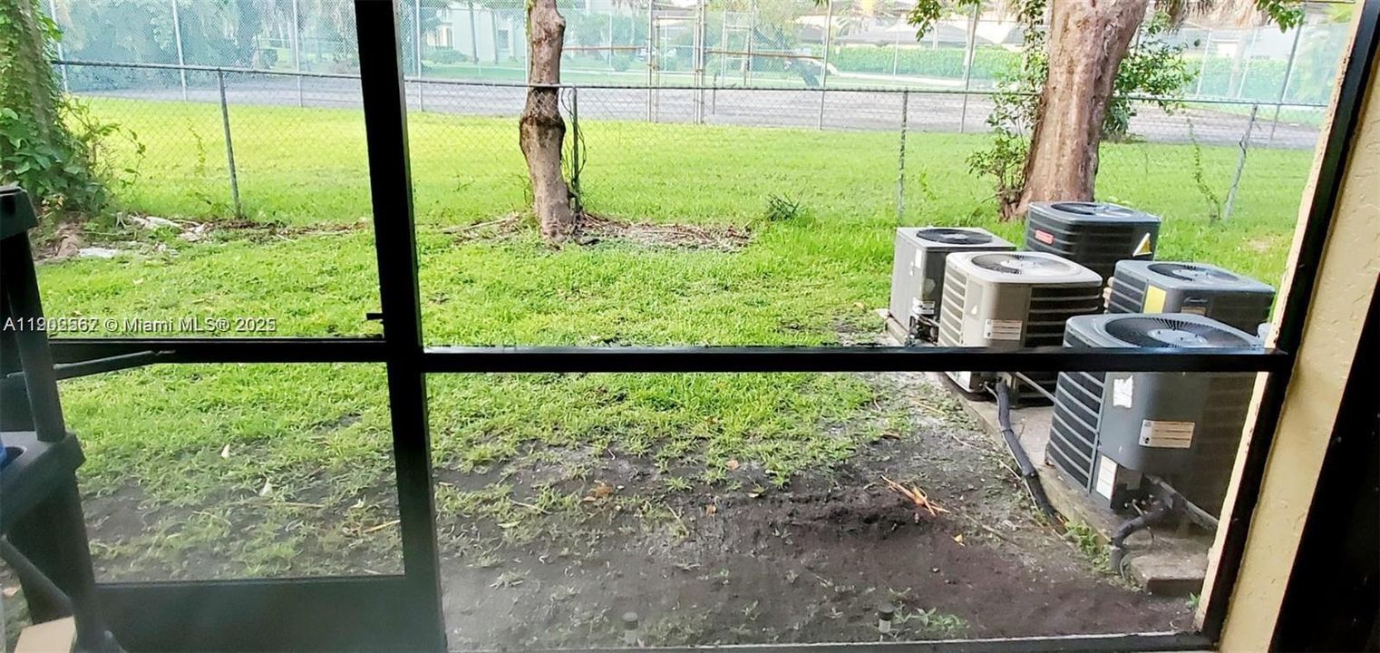 待售: $214,549 (2 贝兹, 2 浴室, 815 平方英尺)