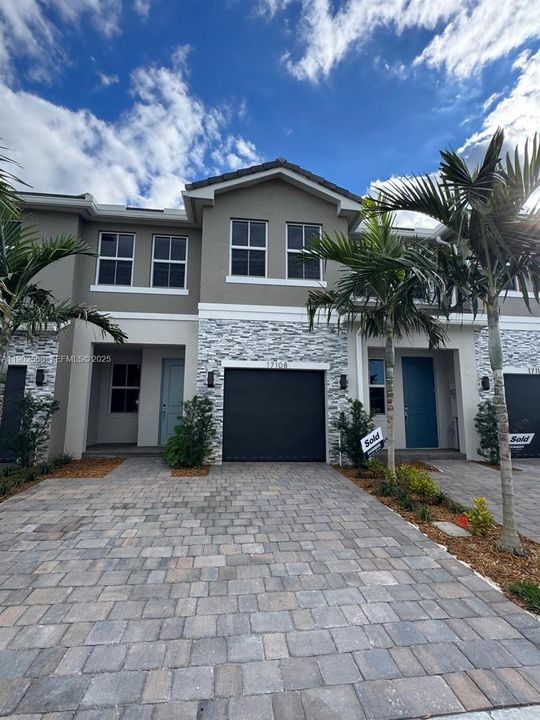 出租: $4,400 (4 贝兹, 2 浴室, 0 平方英尺)