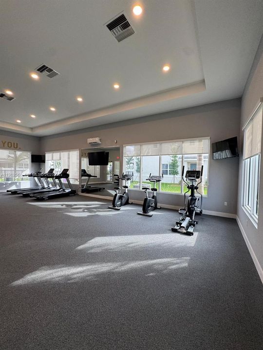 出租: $4,400 (4 贝兹, 2 浴室, 0 平方英尺)