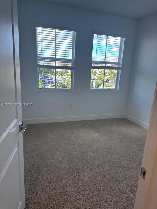 出租: $4,400 (4 贝兹, 2 浴室, 0 平方英尺)