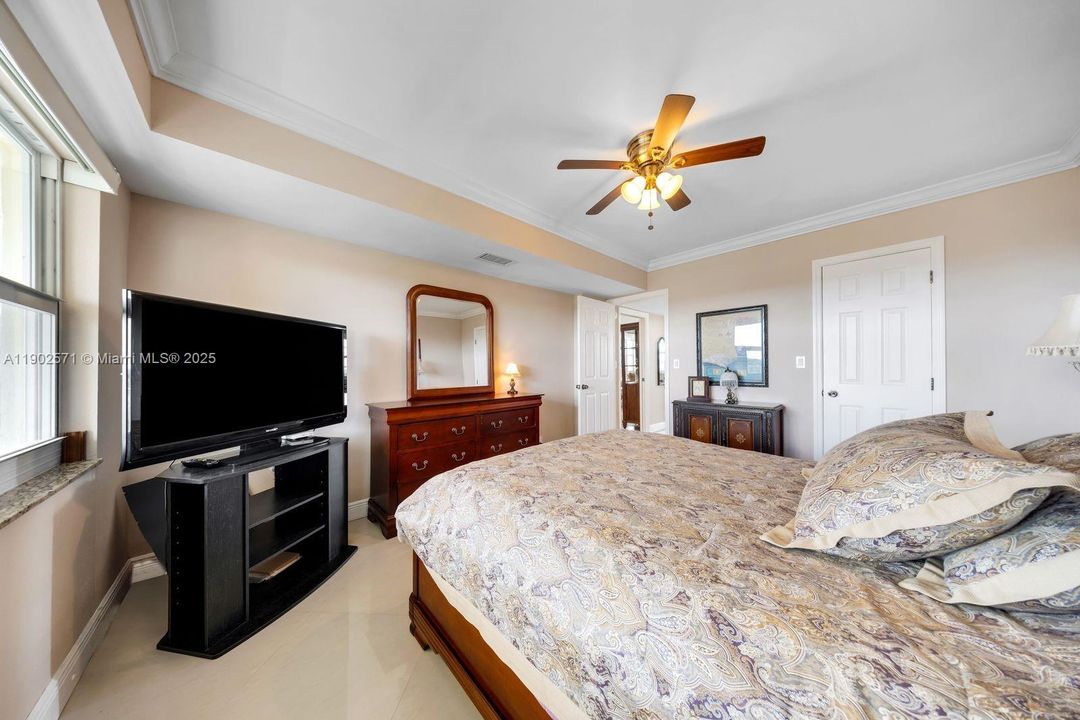 For Rent: $3,450 (3 beds, 2 baths, 1620 Square Feet)