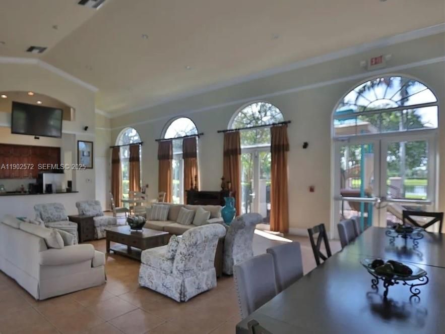 For Sale: $458,400 (3 beds, 2 baths, 1577 Square Feet)