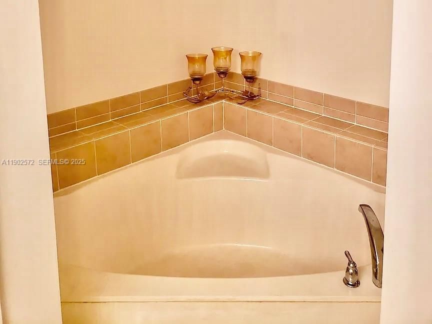 For Sale: $458,400 (3 beds, 2 baths, 1577 Square Feet)