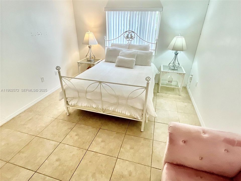 For Sale: $458,400 (3 beds, 2 baths, 1577 Square Feet)