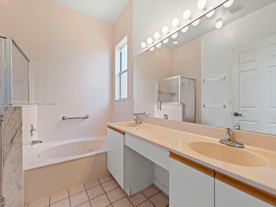 For Sale: $474,999 (4 beds, 2 baths, 2375 Square Feet)