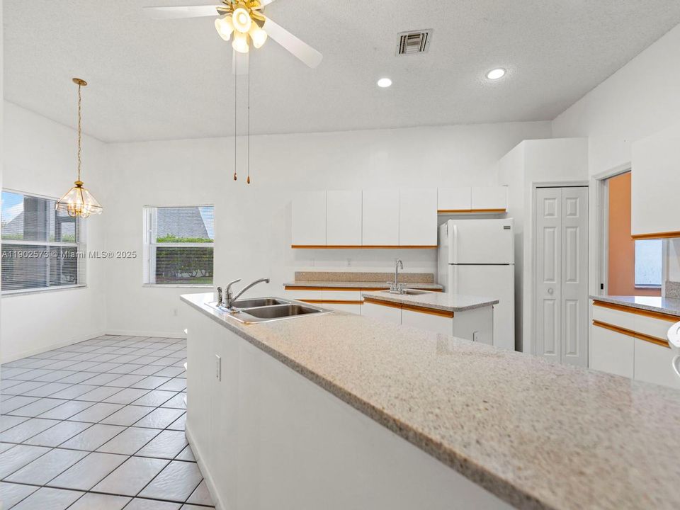 For Sale: $474,999 (4 beds, 2 baths, 2375 Square Feet)