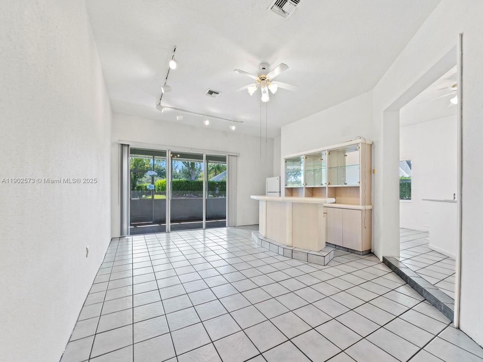 For Sale: $474,999 (4 beds, 2 baths, 2375 Square Feet)