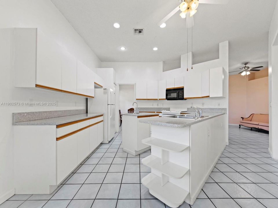 For Sale: $474,999 (4 beds, 2 baths, 2375 Square Feet)