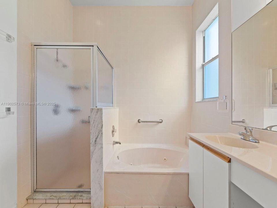 For Sale: $474,999 (4 beds, 2 baths, 2375 Square Feet)