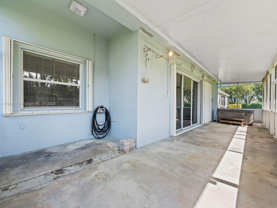 For Sale: $474,999 (4 beds, 2 baths, 2375 Square Feet)