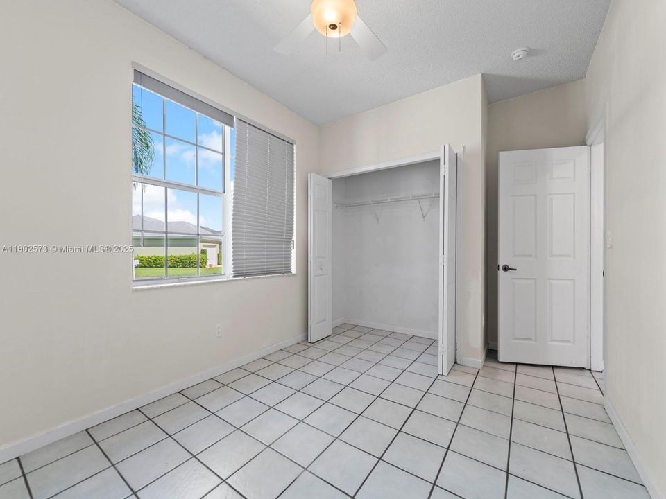 For Sale: $474,999 (4 beds, 2 baths, 2375 Square Feet)