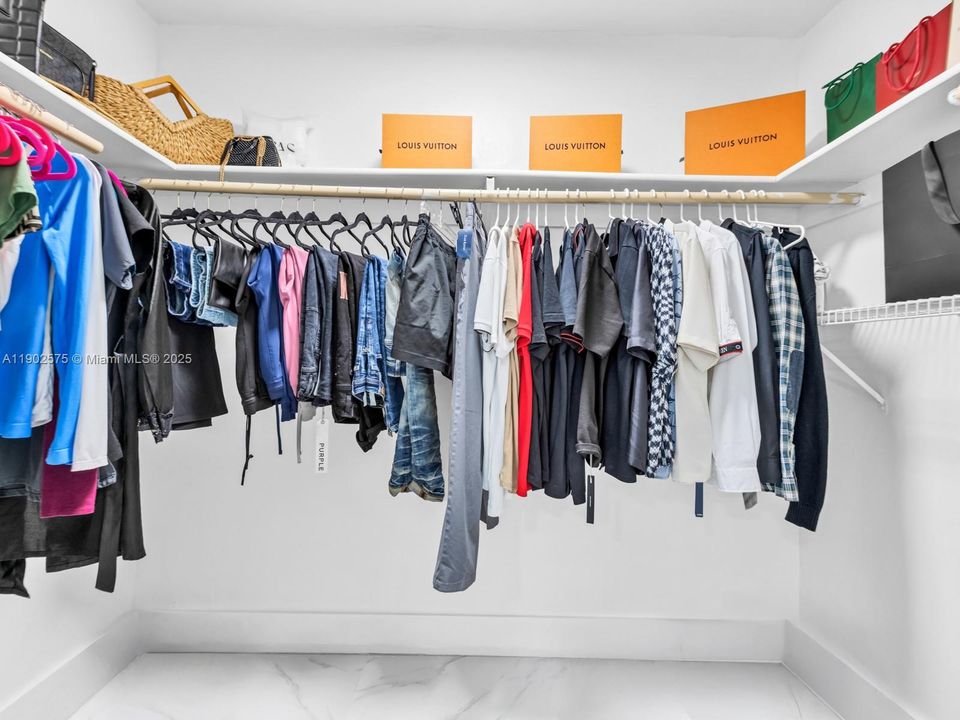 最近售出: $250,000 (2 贝兹, 1 浴室, 998 平方英尺)