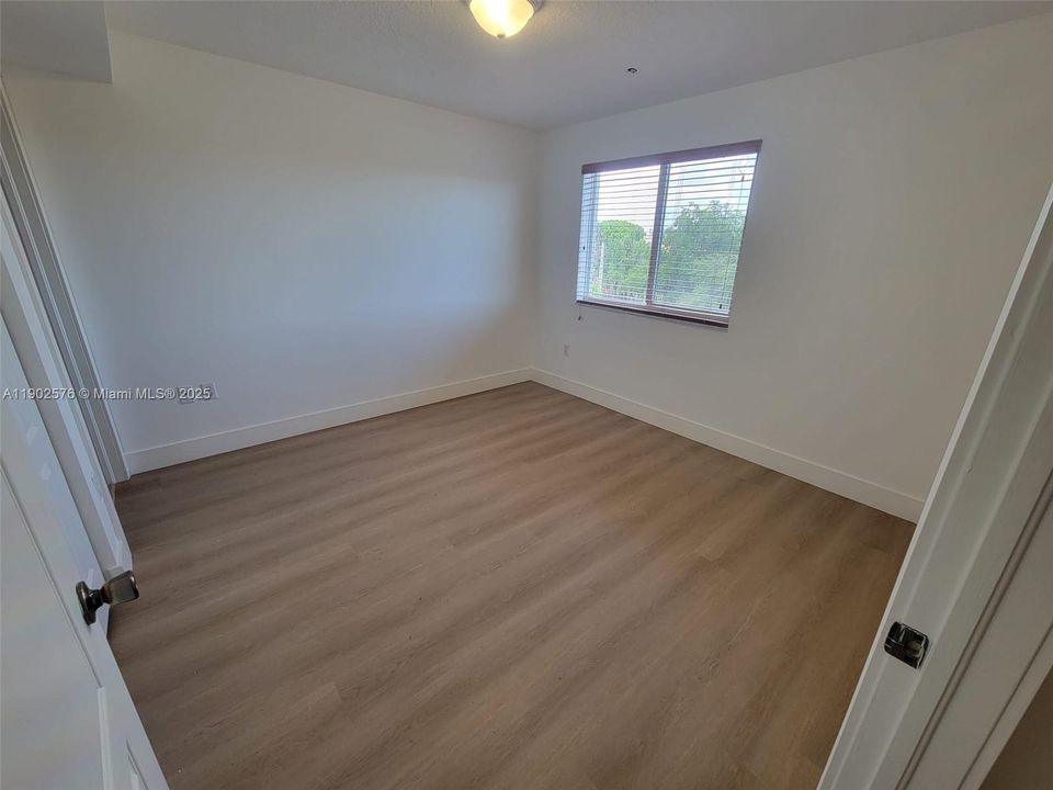Recently Rented: $2,400 (2 beds, 2 baths, 917 Square Feet)