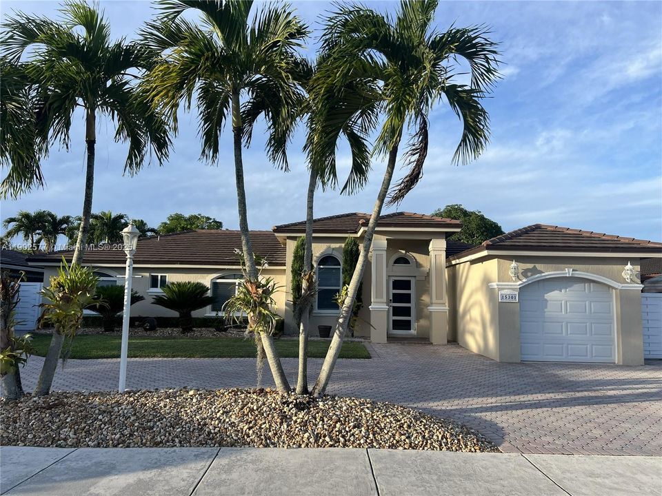 Recientemente alquilado: $4,000 (3 camas, 2 baños, 1674 Pies cuadrados)