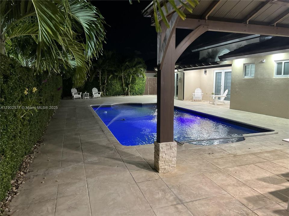 Recientemente alquilado: $4,000 (3 camas, 2 baños, 1674 Pies cuadrados)