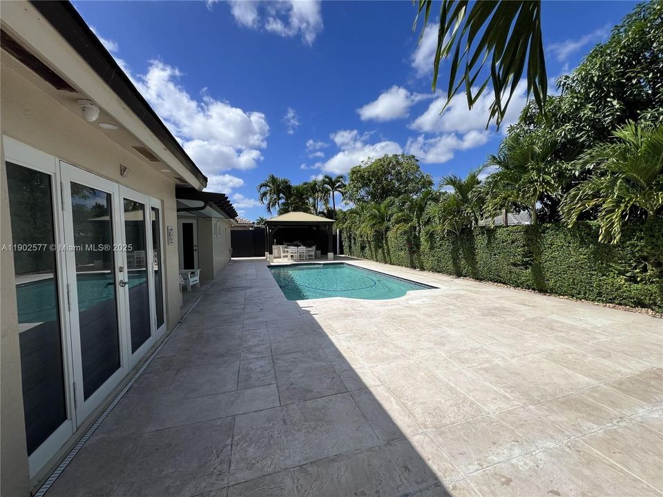 Recientemente alquilado: $4,000 (3 camas, 2 baños, 1674 Pies cuadrados)