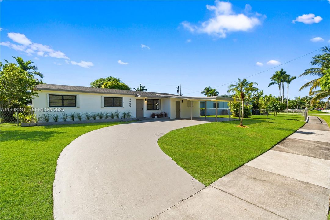 合同活跃: $635,000 (4 贝兹, 2 浴室, 2006 平方英尺)