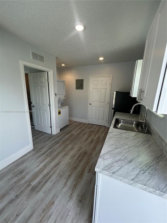 出租: $1,500 (1 贝兹, 1 浴室, 1132 平方英尺)