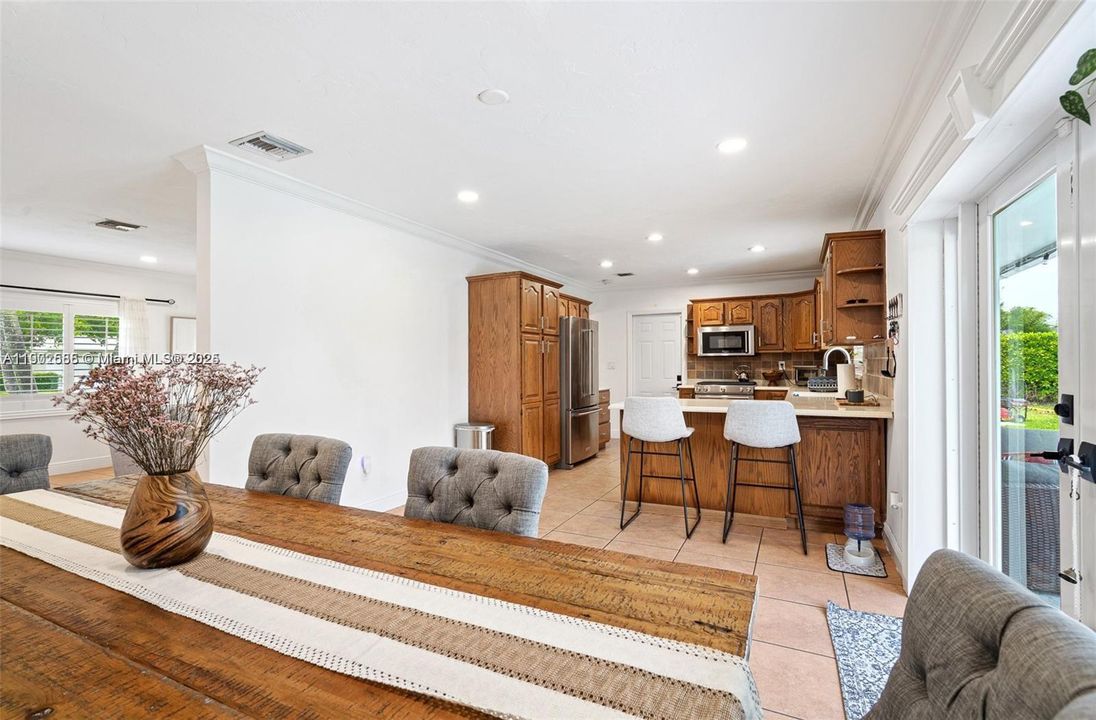 For Rent: $5,750 (3 beds, 2 baths, 1500 Square Feet)