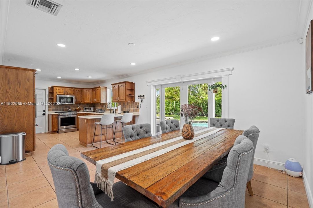 For Rent: $5,750 (3 beds, 2 baths, 1500 Square Feet)