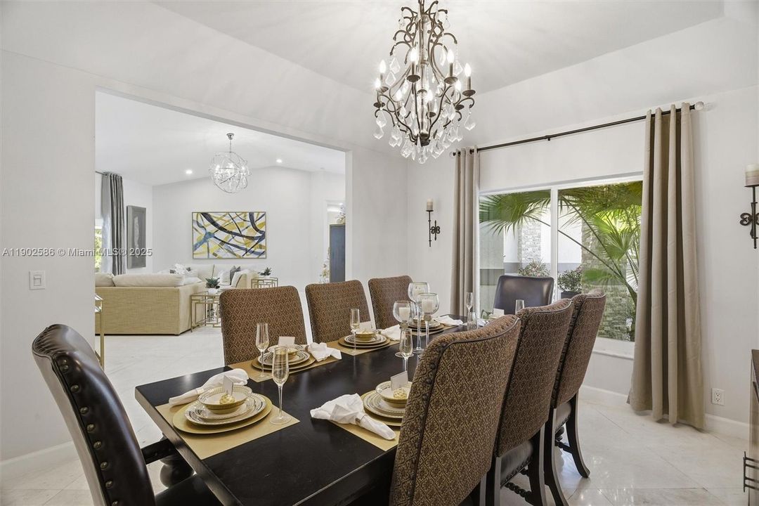 Recently Sold: $1,850,000 (5 beds, 3 baths, 3332 Square Feet)