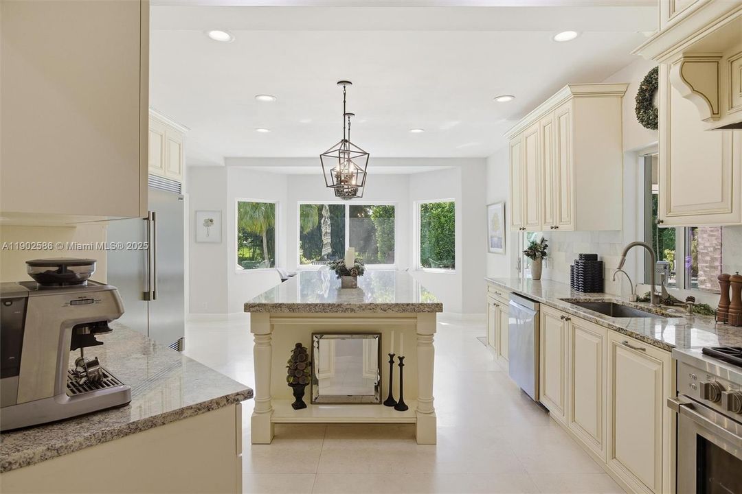 Recently Sold: $1,850,000 (5 beds, 3 baths, 3332 Square Feet)