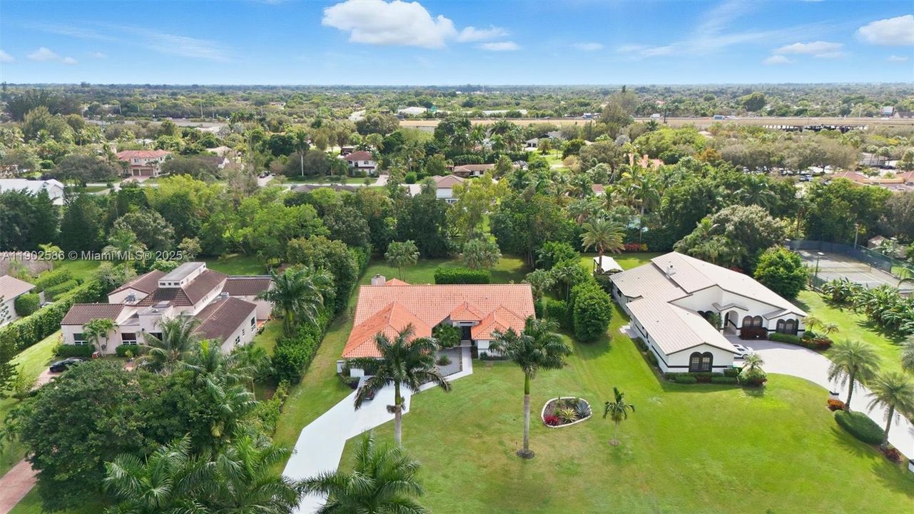 Recently Sold: $1,850,000 (5 beds, 3 baths, 3332 Square Feet)
