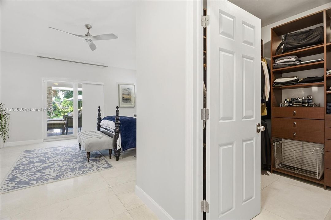 Recently Sold: $1,850,000 (5 beds, 3 baths, 3332 Square Feet)