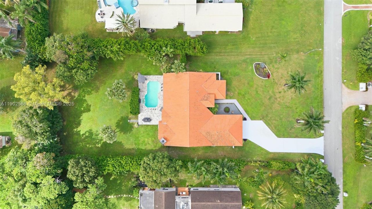 Recently Sold: $1,850,000 (5 beds, 3 baths, 3332 Square Feet)