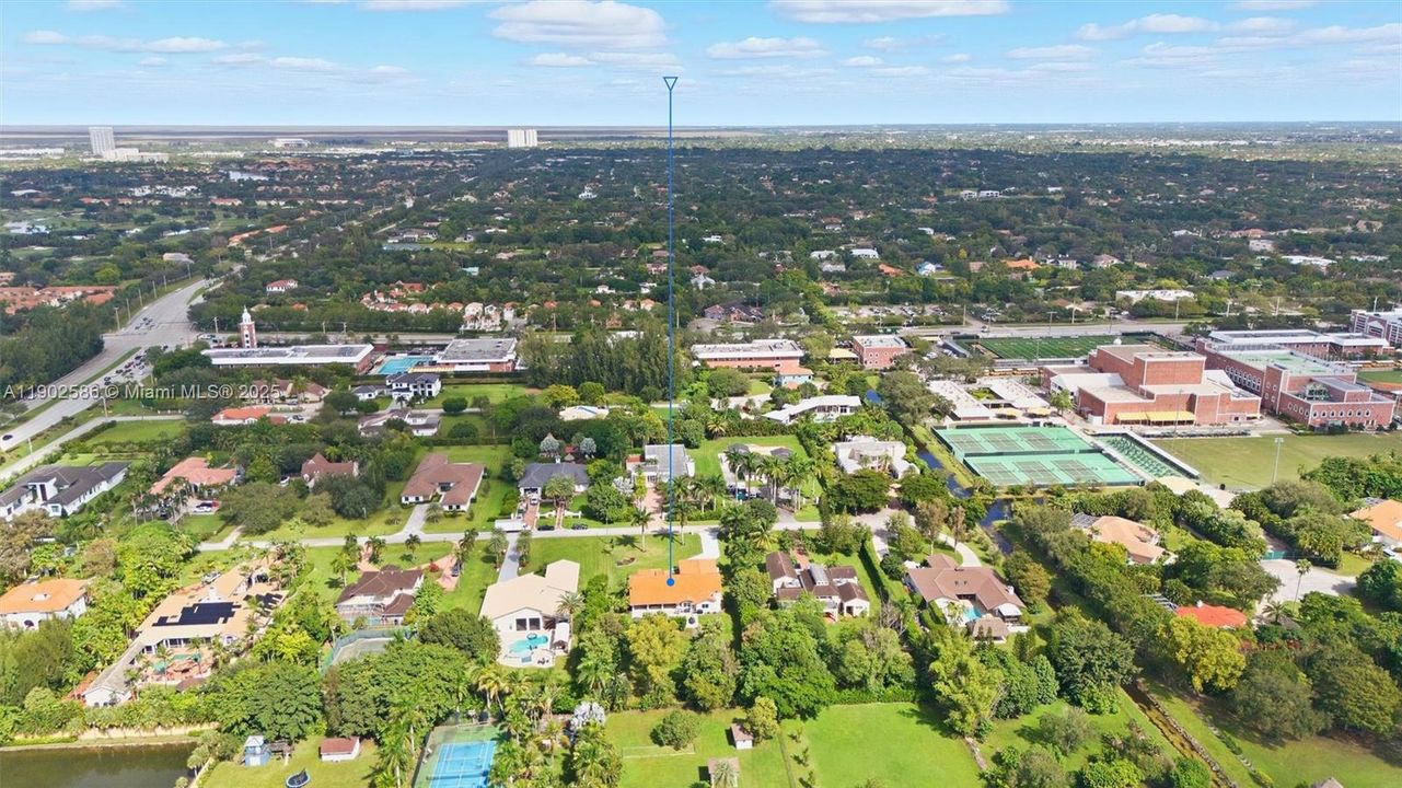 Recently Sold: $1,850,000 (5 beds, 3 baths, 3332 Square Feet)