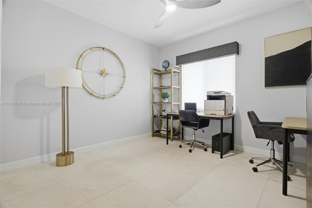 Recently Sold: $1,850,000 (5 beds, 3 baths, 3332 Square Feet)