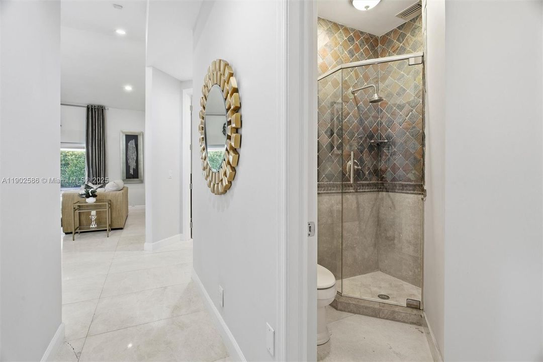 Recently Sold: $1,850,000 (5 beds, 3 baths, 3332 Square Feet)