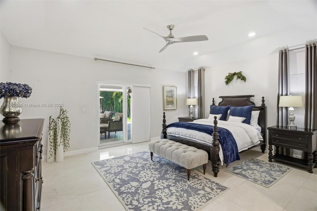 Recently Sold: $1,850,000 (5 beds, 3 baths, 3332 Square Feet)