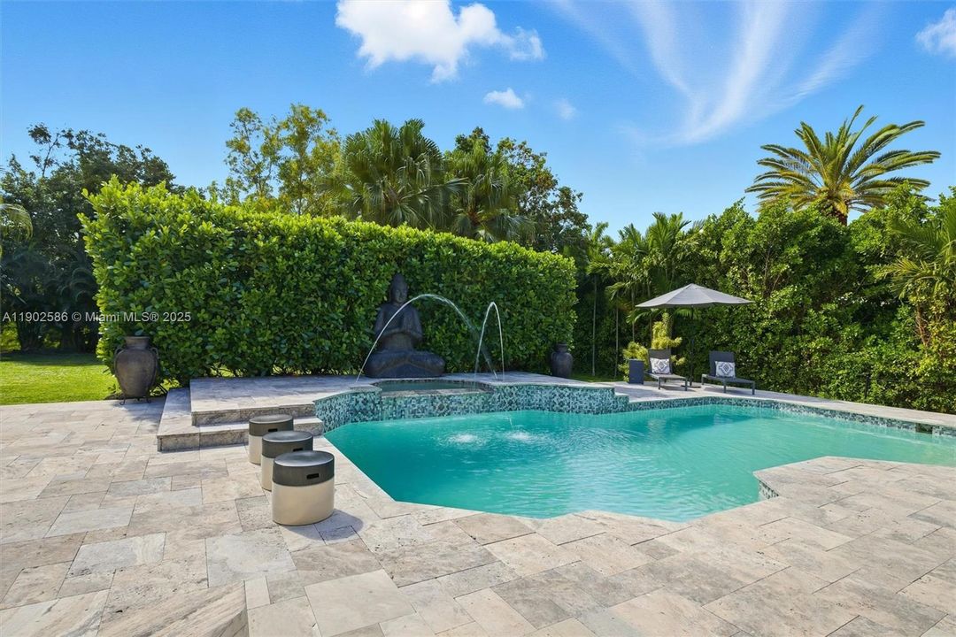 Recently Sold: $1,850,000 (5 beds, 3 baths, 3332 Square Feet)