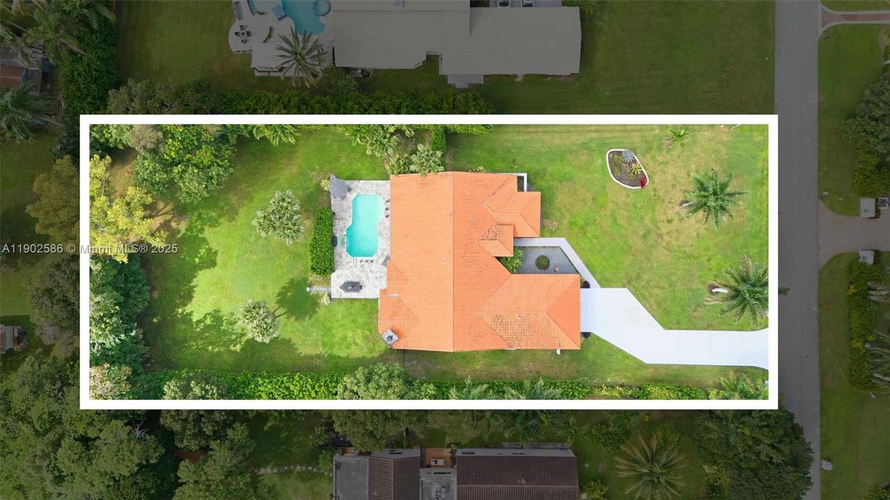 Recently Sold: $1,850,000 (5 beds, 3 baths, 3332 Square Feet)