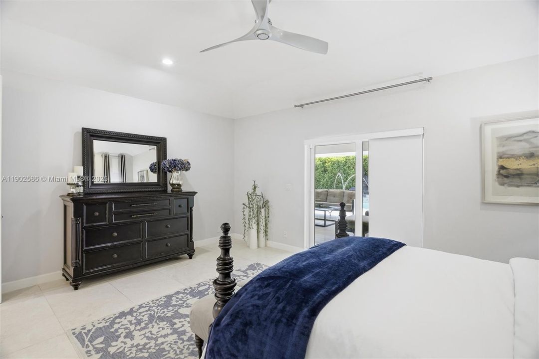 Recently Sold: $1,850,000 (5 beds, 3 baths, 3332 Square Feet)