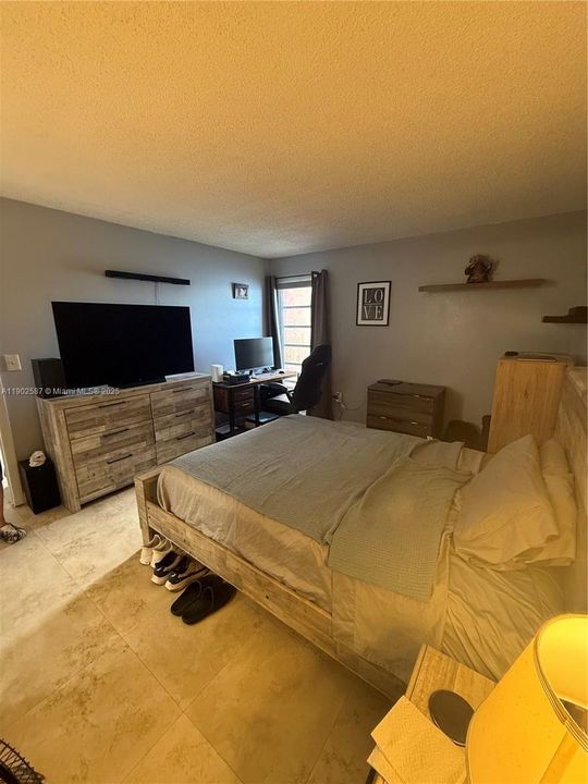 Active With Contract: $249,000 (2 beds, 2 baths, 0 Square Feet)