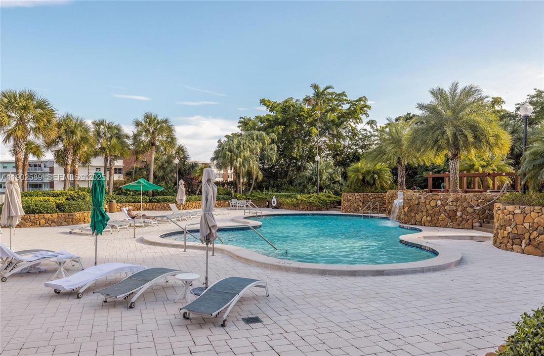 На продажу: $420,000 (3 спален, 2 ванн, 1469 Квадратных фут)