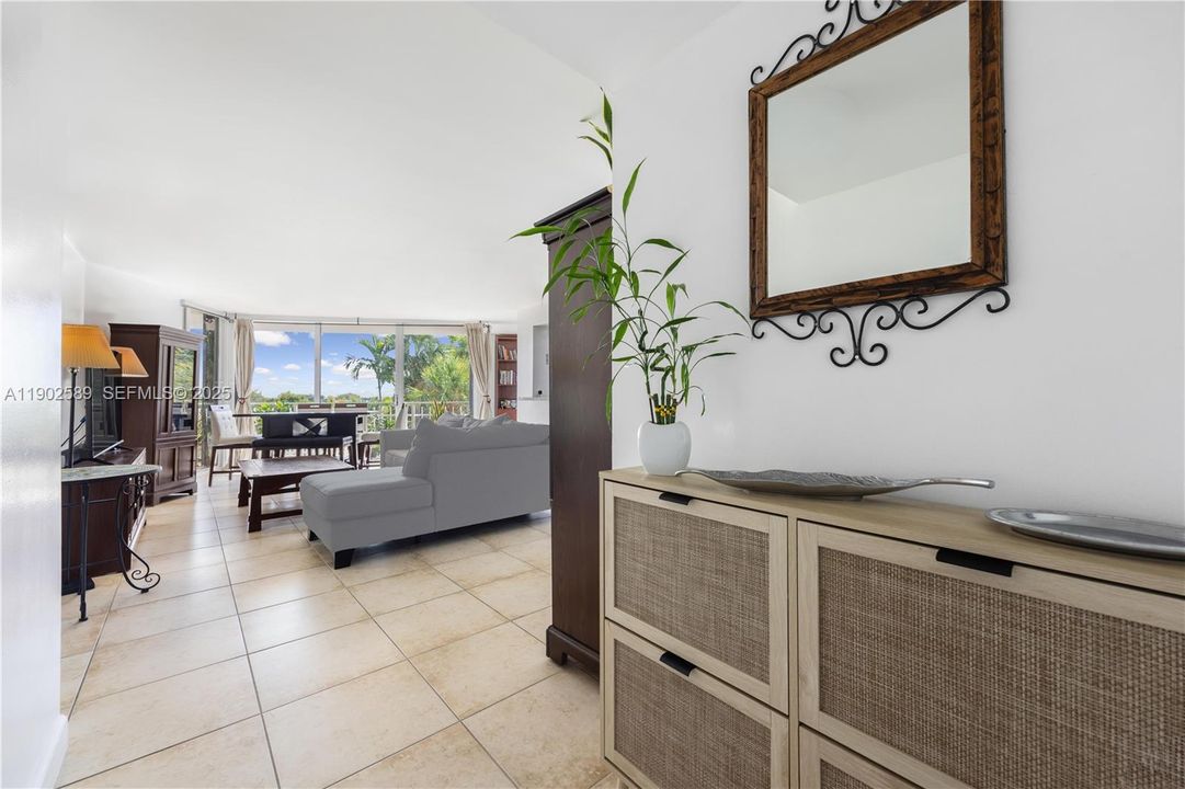 На продажу: $420,000 (3 спален, 2 ванн, 1469 Квадратных фут)