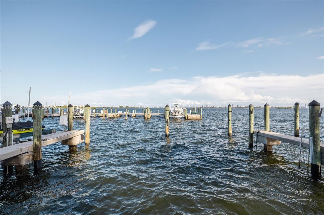 На продажу: $420,000 (3 спален, 2 ванн, 1469 Квадратных фут)