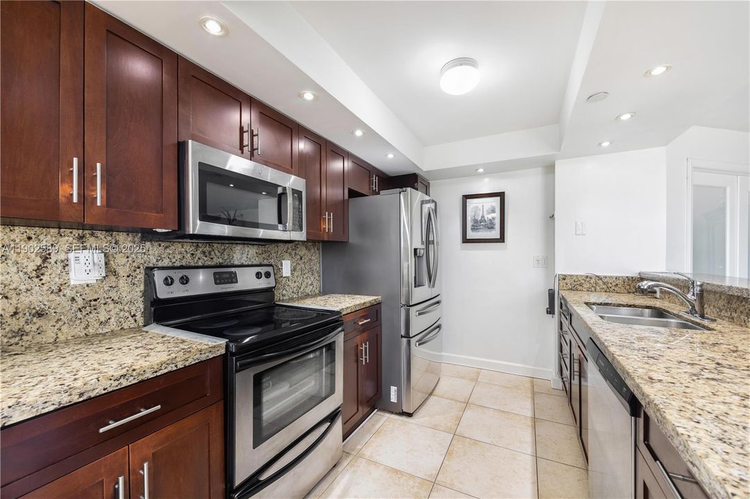 На продажу: $420,000 (3 спален, 2 ванн, 1469 Квадратных фут)