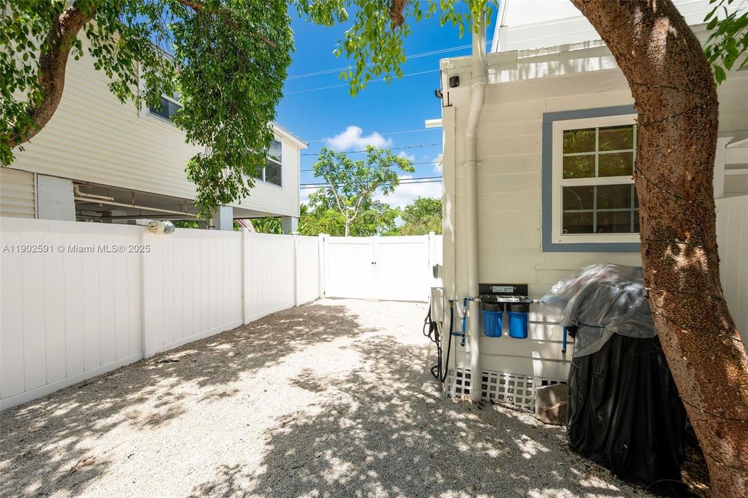 待售: $445,000 (1 贝兹, 1 浴室, 0 平方英尺)