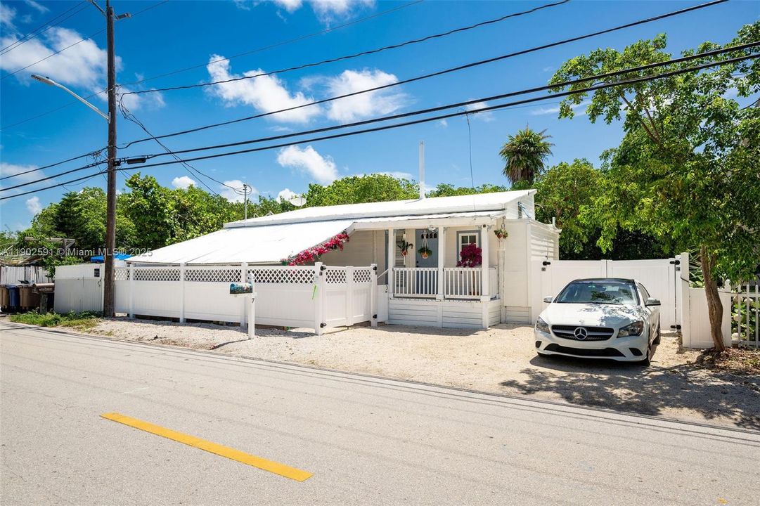 待售: $445,000 (1 贝兹, 1 浴室, 0 平方英尺)