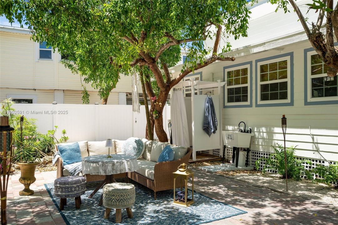 待售: $445,000 (1 贝兹, 1 浴室, 0 平方英尺)