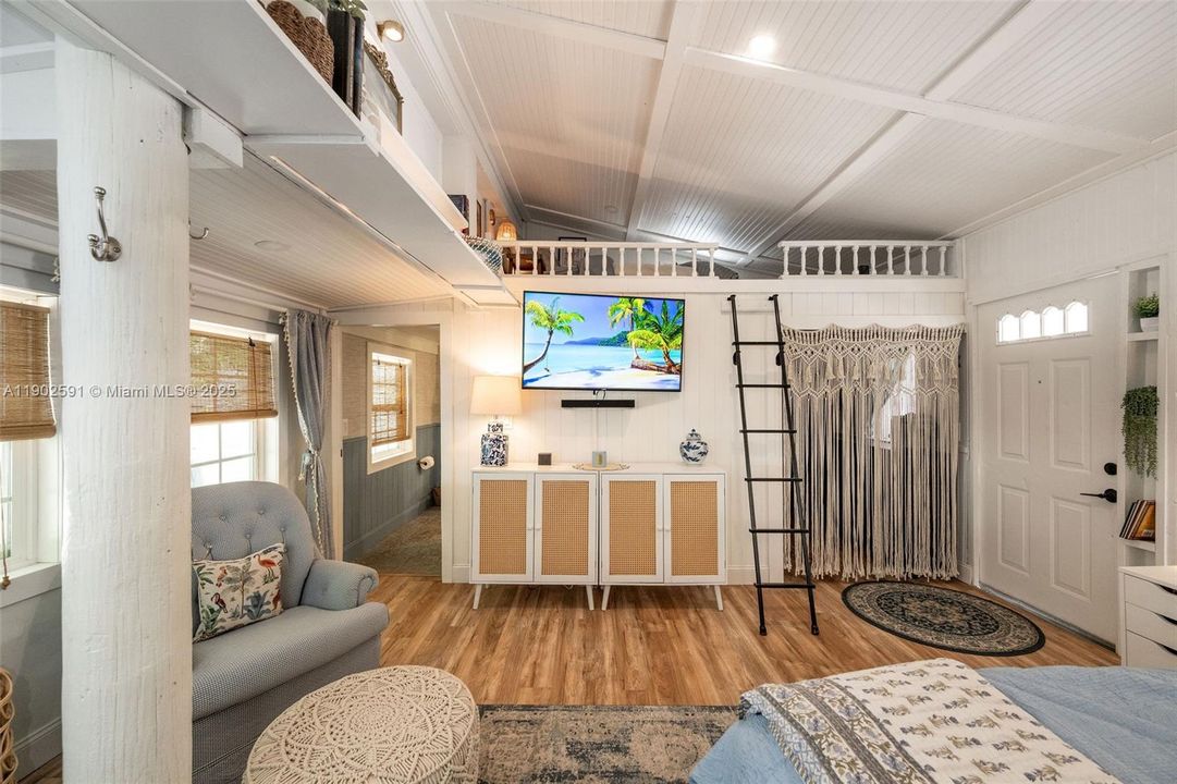 待售: $445,000 (1 贝兹, 1 浴室, 0 平方英尺)