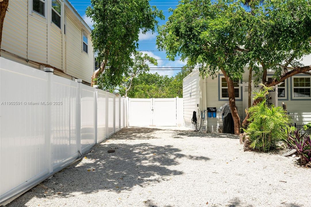 待售: $445,000 (1 贝兹, 1 浴室, 0 平方英尺)